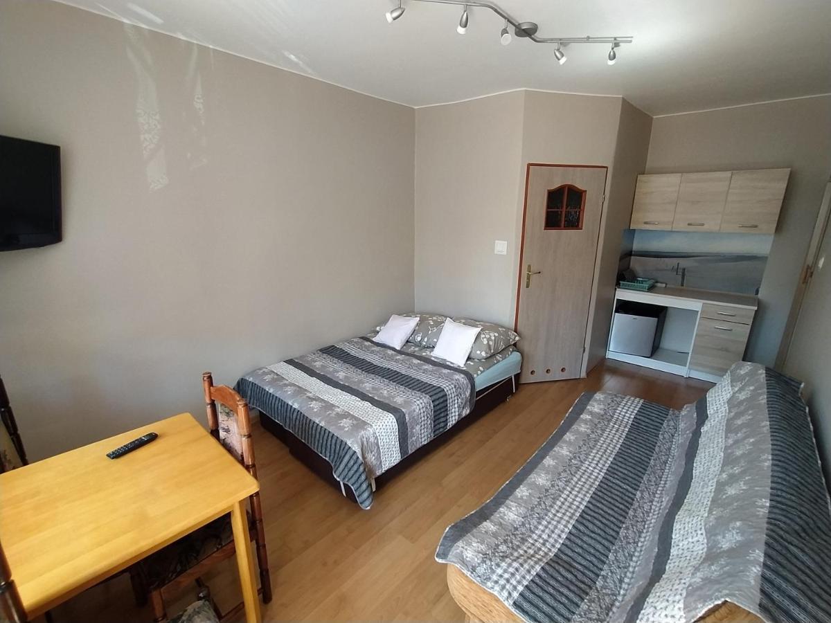 Moris 2 Pokoje Goscinne Леба Екстер'єр фото