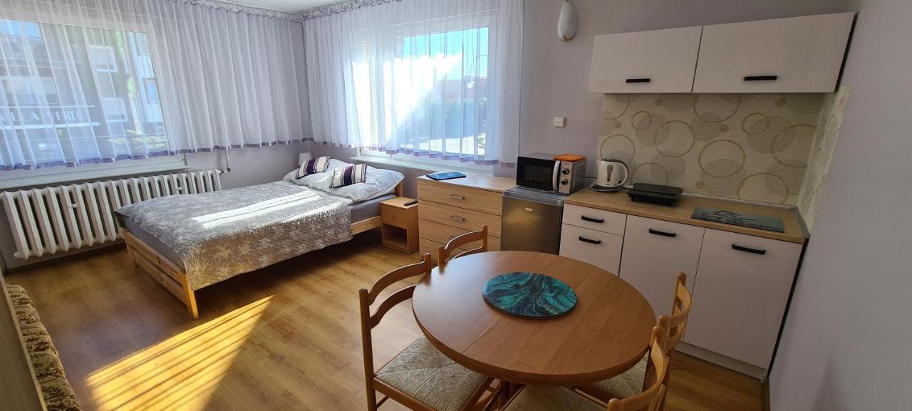 Moris 2 Pokoje Goscinne Леба Номер фото